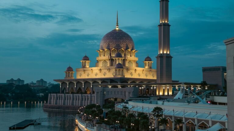 Overstay Maleisië: €2000+ boete en inreisverbod als je te lang blijft